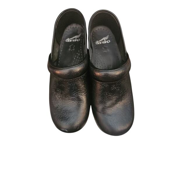 Dansko women's black floral tooled clogs, size 37 (US 7) SH156 - Picture 4 of 7